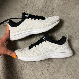 APL propelium shoes